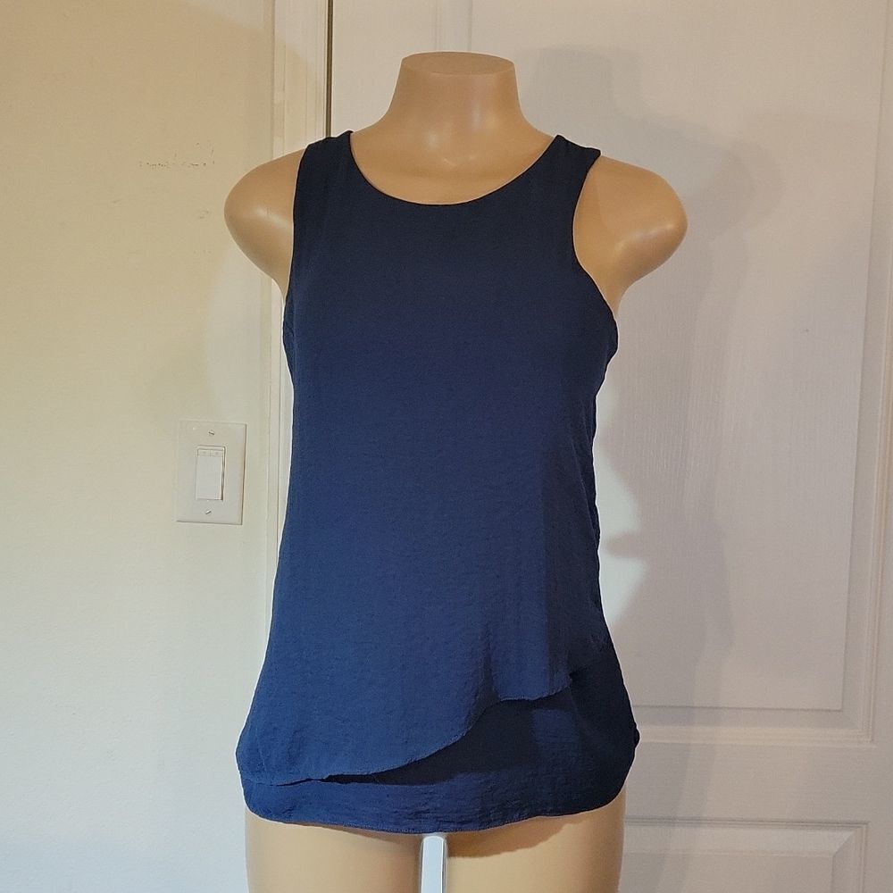A.N.A NEW APPROACH SLEEVELESS ROUND NECKLINE ZIP CLOSURE TOP - Picture 4 of 15
